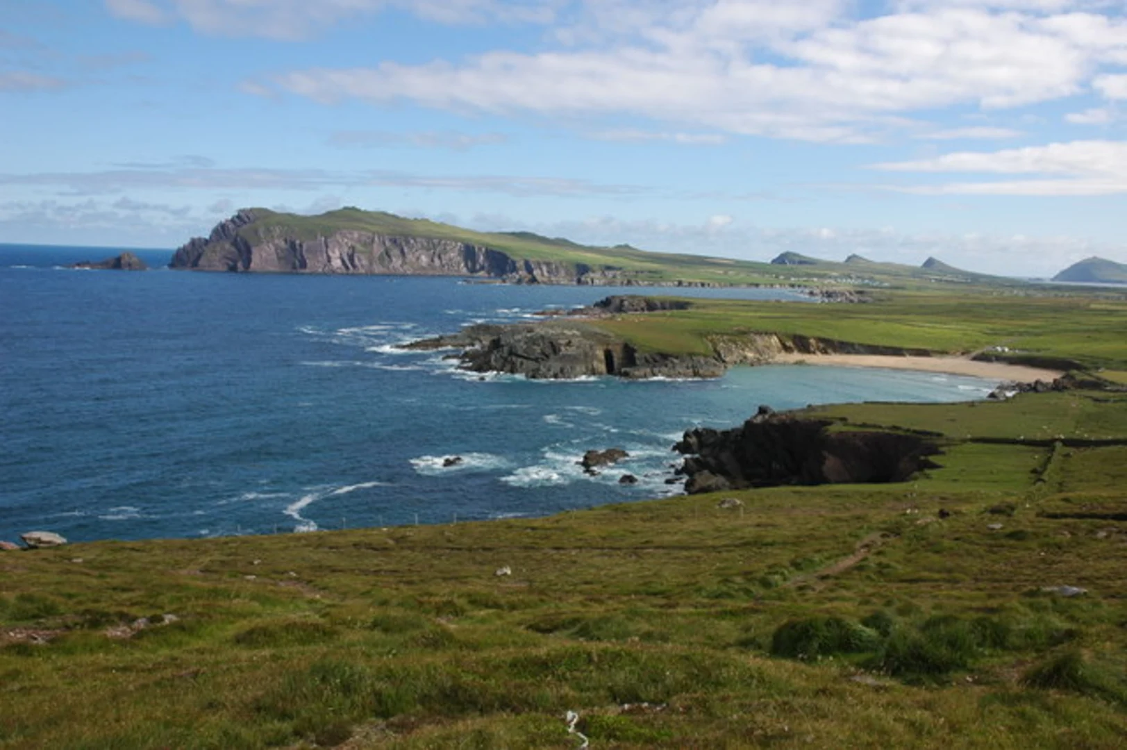 An image depicting the trail Clogher Head Loop and its surrounding area.