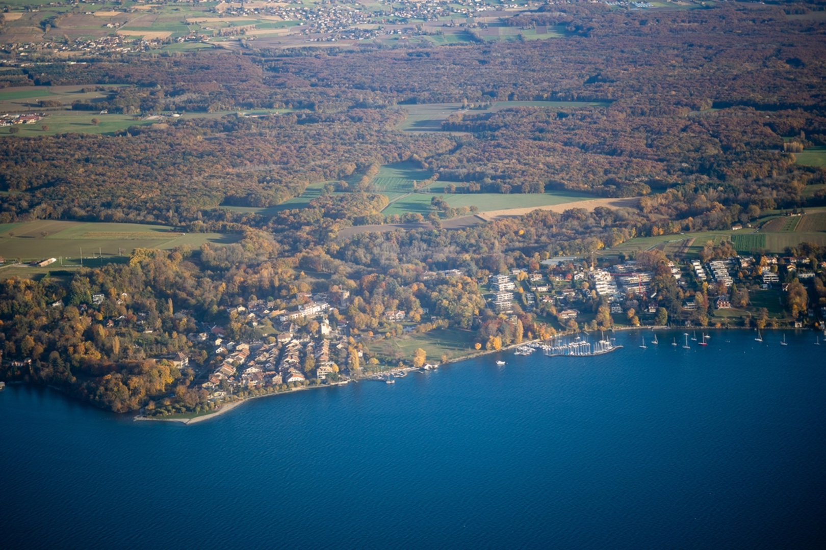 An image depicting the trail Corsier GE - Hermance Trail and its surrounding area.