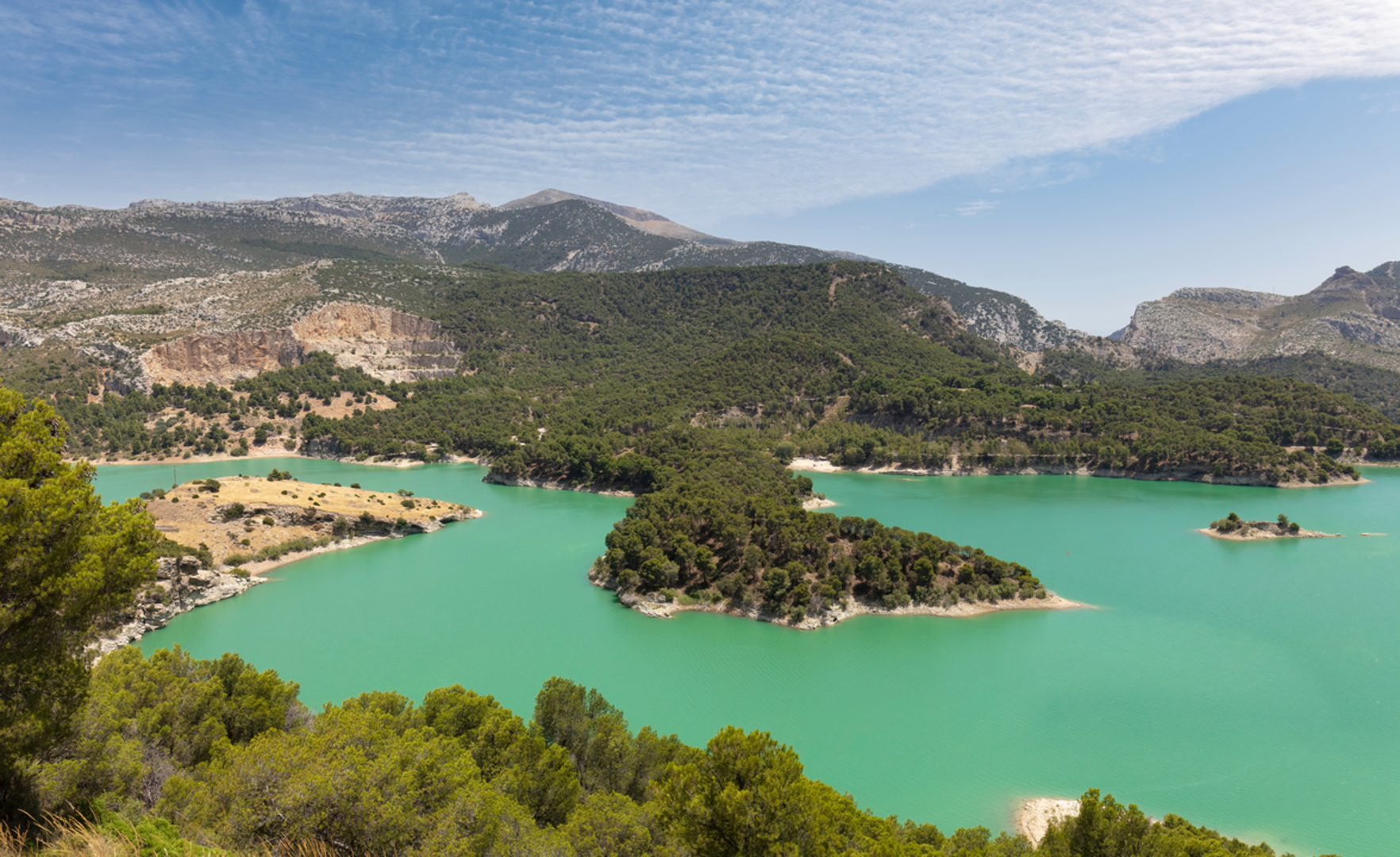 An image depicting the trail Caminito del Rey - The King's Little Path and its surrounding area.