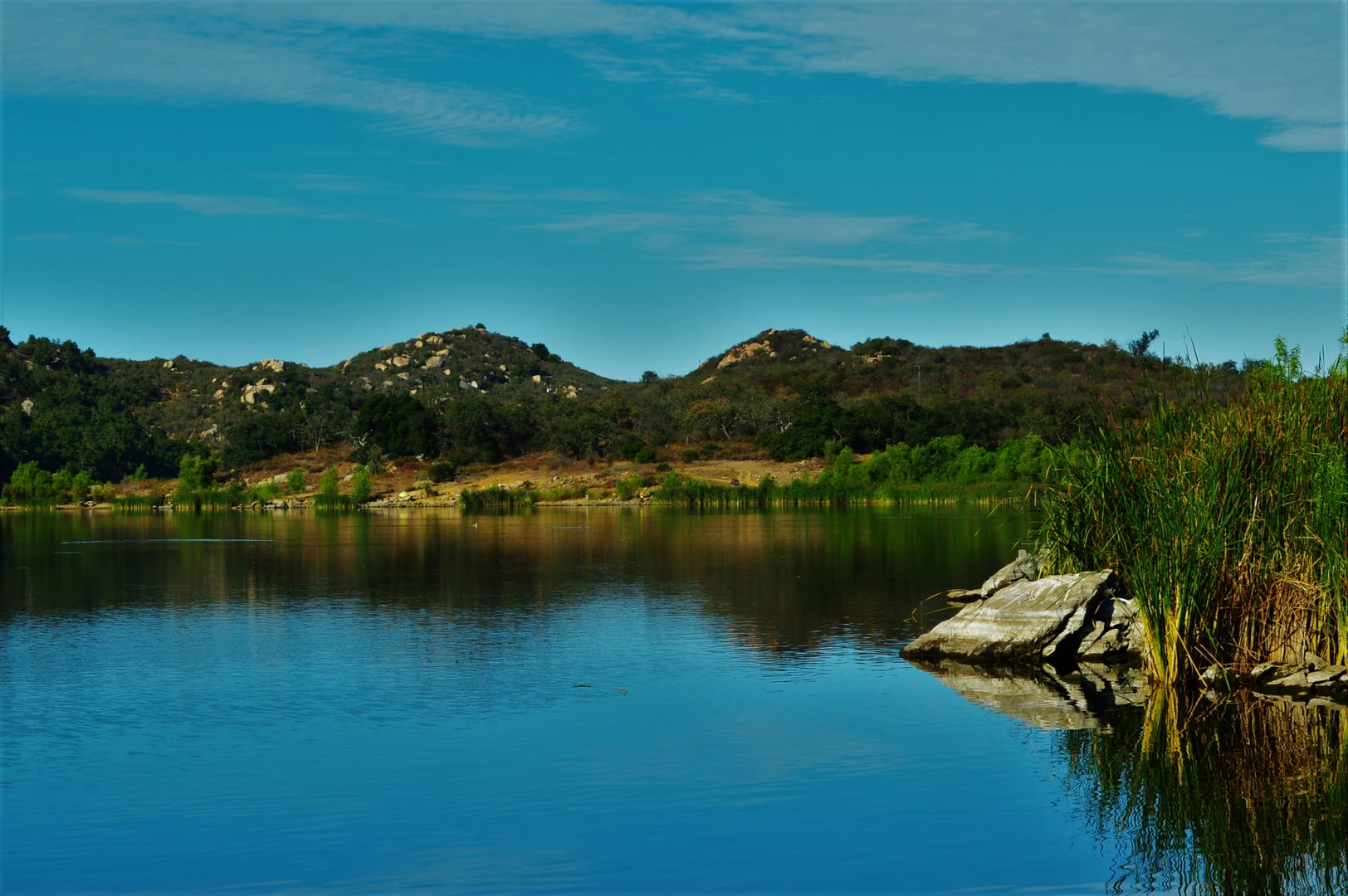 An image depicting the trail Lake Wohlford 0 Kumeyaay Trail and its surrounding area.