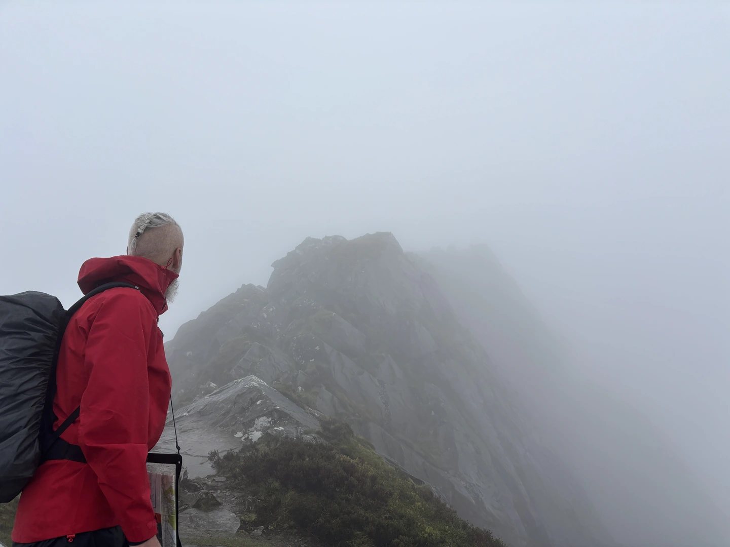 An image depicting the trail Nantlle Ridge and its surrounding area.