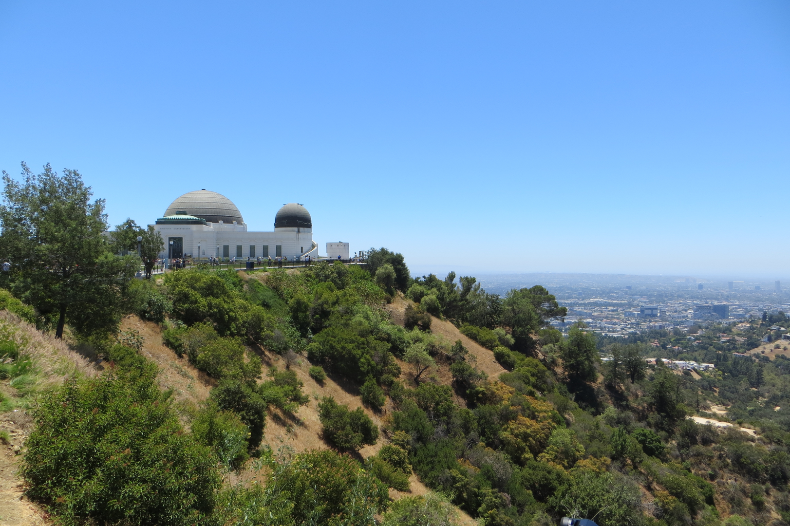 An image depicting the trail Hogback, Mulholland and Mount Lee Loop Trail and its surrounding area.