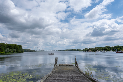 Maassluis to Oostvoorne via Volgerweg and Brielse Gatdam