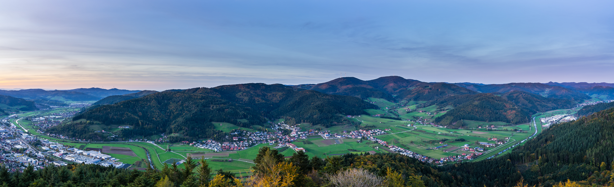 An image depicting the trail Kinzigtäler Jakobusweg and its surrounding area.