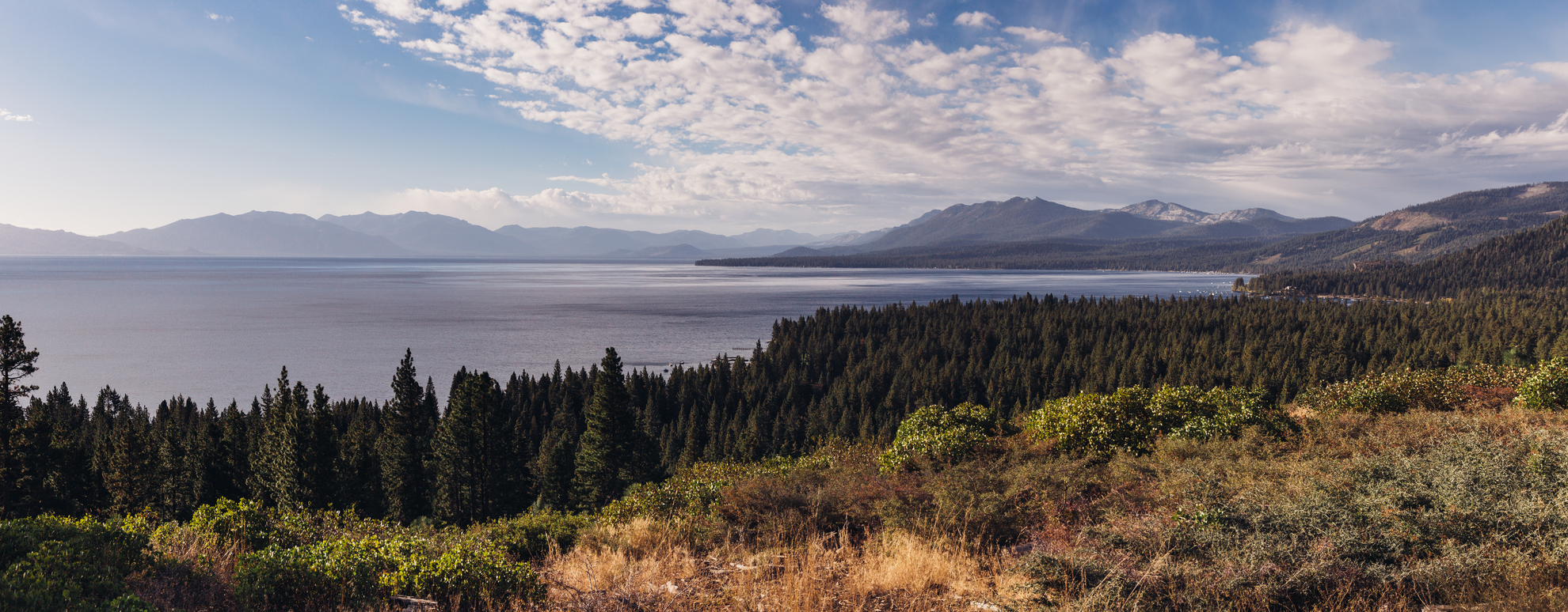 An image depicting the trail Meeks Bay to Emerald Bay and its surrounding area.
