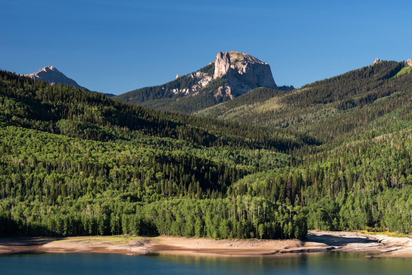 An image depicting the trail Courthouse Trail and its surrounding area.
