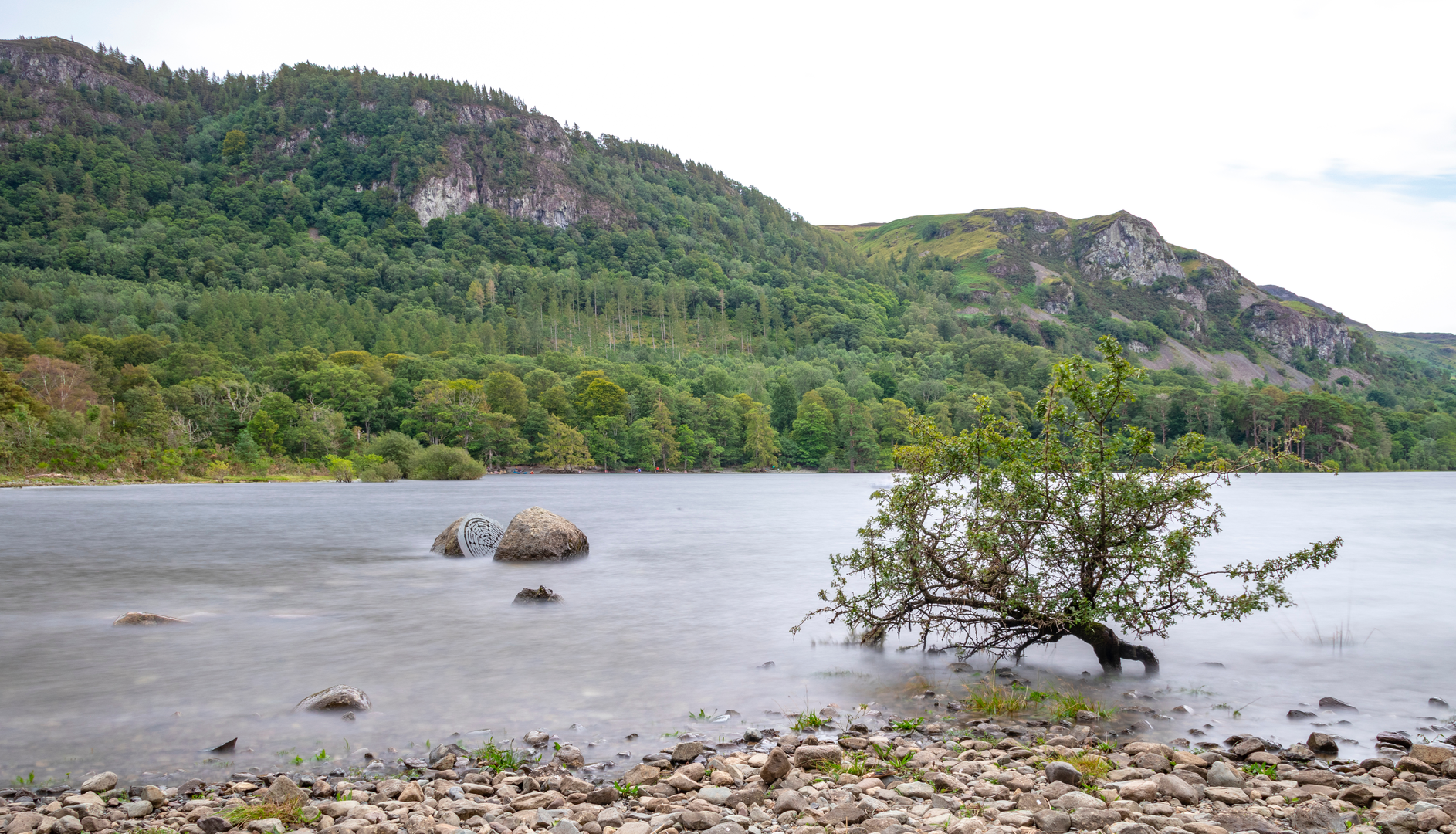 An image depicting the trail Walla Crag Walking Route and its surrounding area.