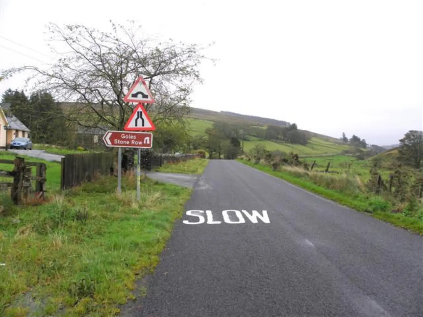 An image depicting the trail Oughtmore Mountain and its surrounding area.