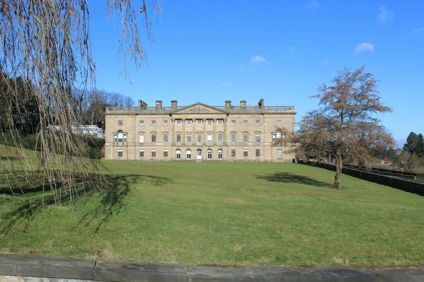 An image depicting the trail Stainborough Park and The Old Park Wood Knot and its surrounding area.