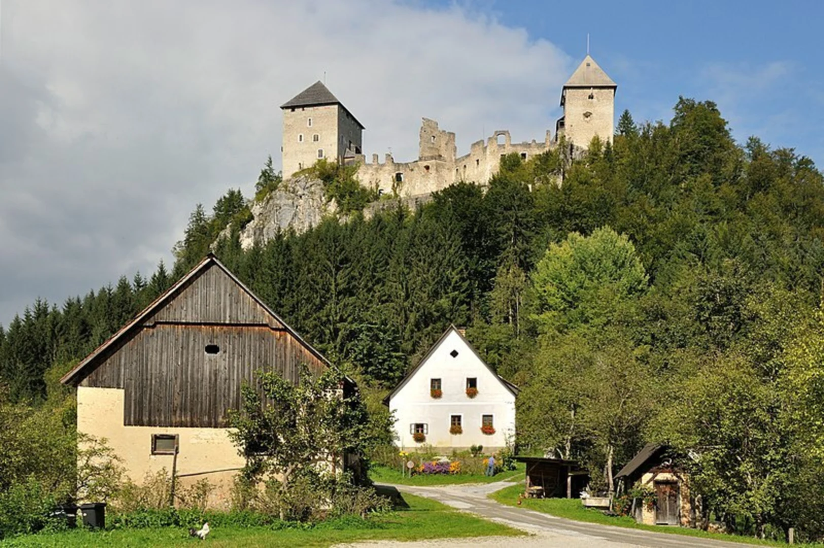 An image depicting the trail Teufelskirche - Spitzenbachklamm and its surrounding area.