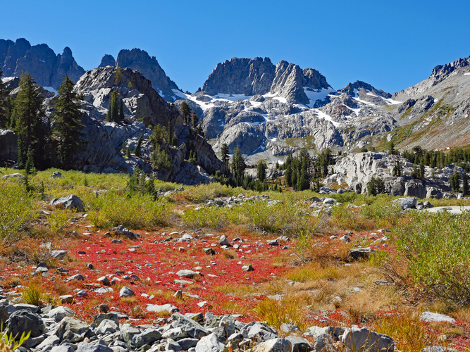 Ediza and Shadow Lakes Trail