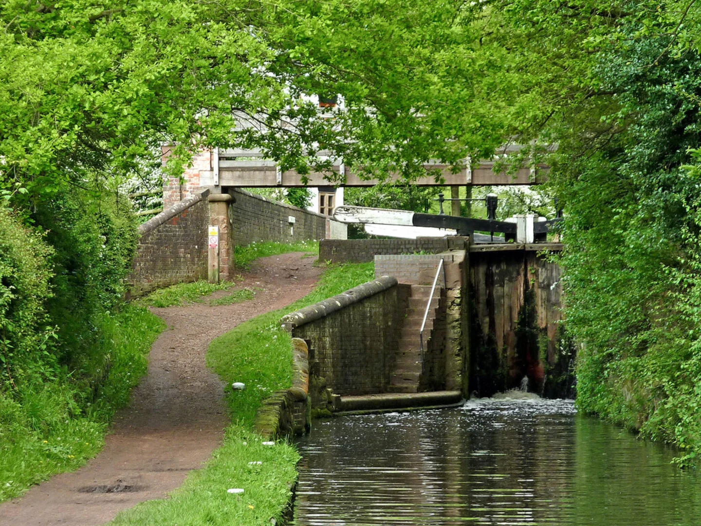 An image depicting the trail Wolverley Loop and its surrounding area.