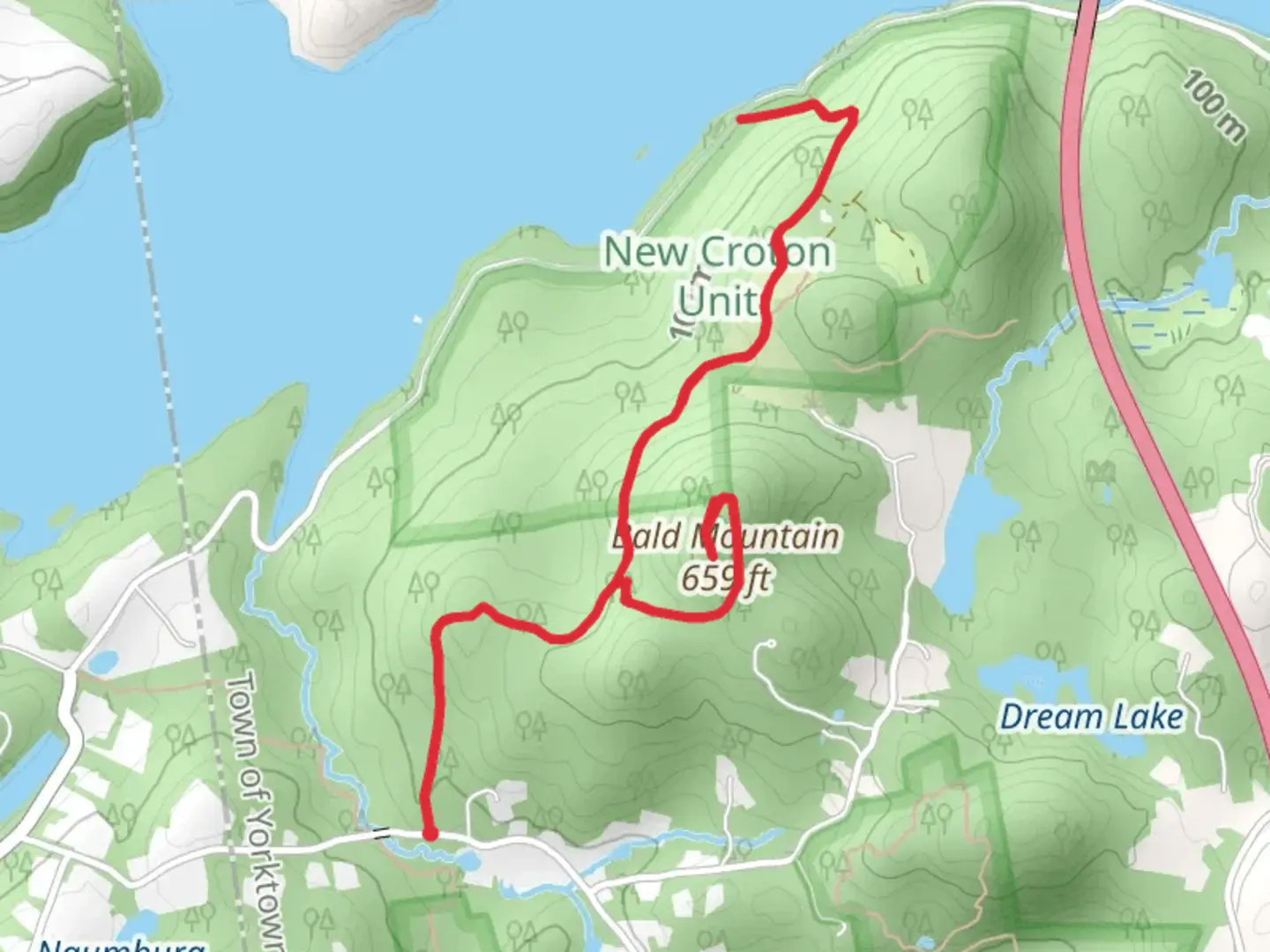 An image depicting the trail Bald Mountain Teatown Kitchawan Trail and its surrounding area.