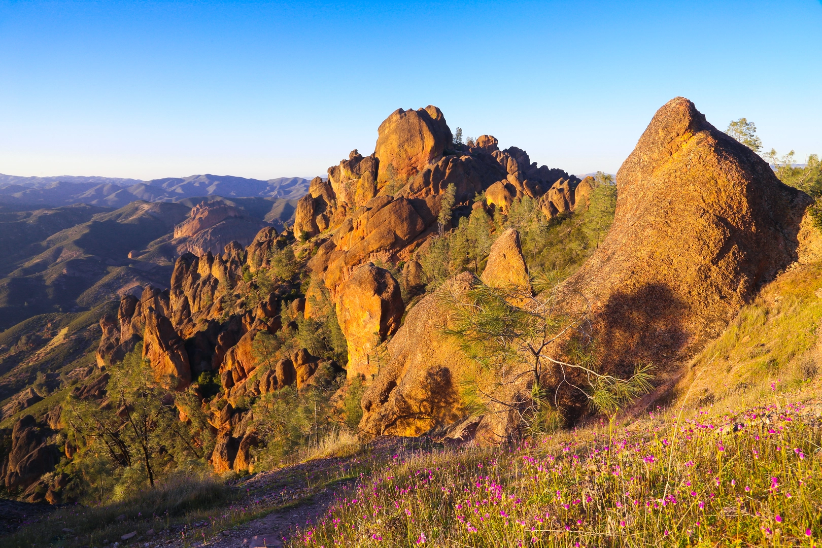 An image depicting the trail Juniper Canyon, High Peaks, Monolith and Condor Gulch Loop Trail and its surrounding area.