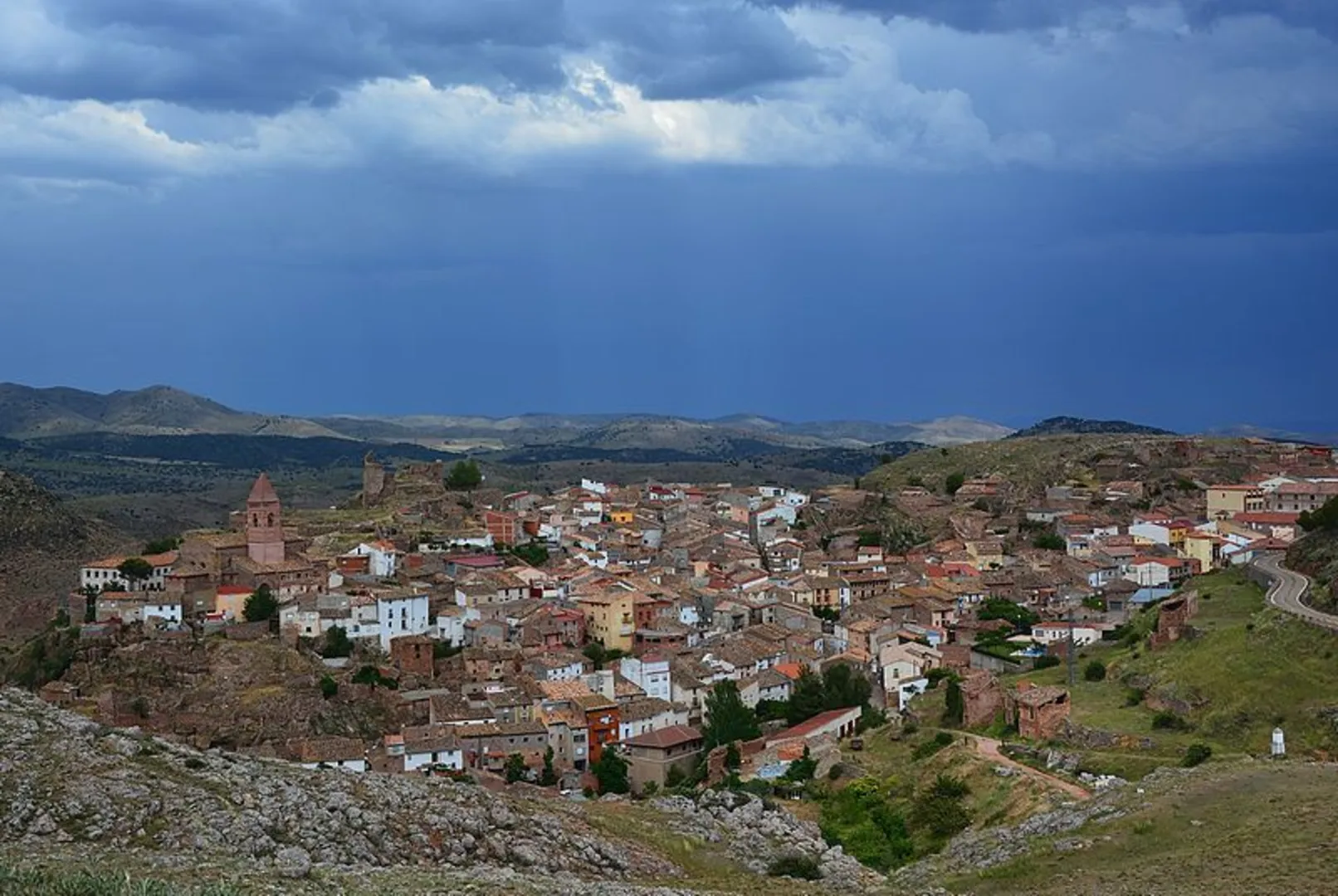 An image depicting the trail Aranda de Moncayo - Return to the Maidevera Reservoir PR Z 75 and its surrounding area.