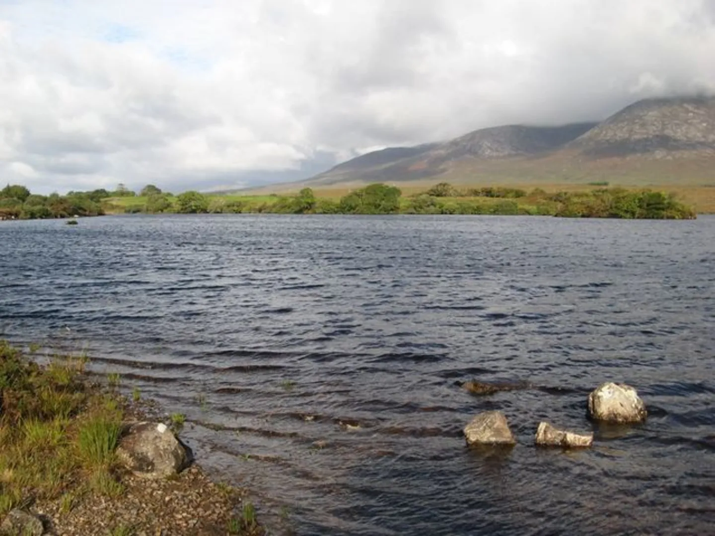 An image depicting the trail Mullach Glas and Binn Mhór Loop and its surrounding area.
