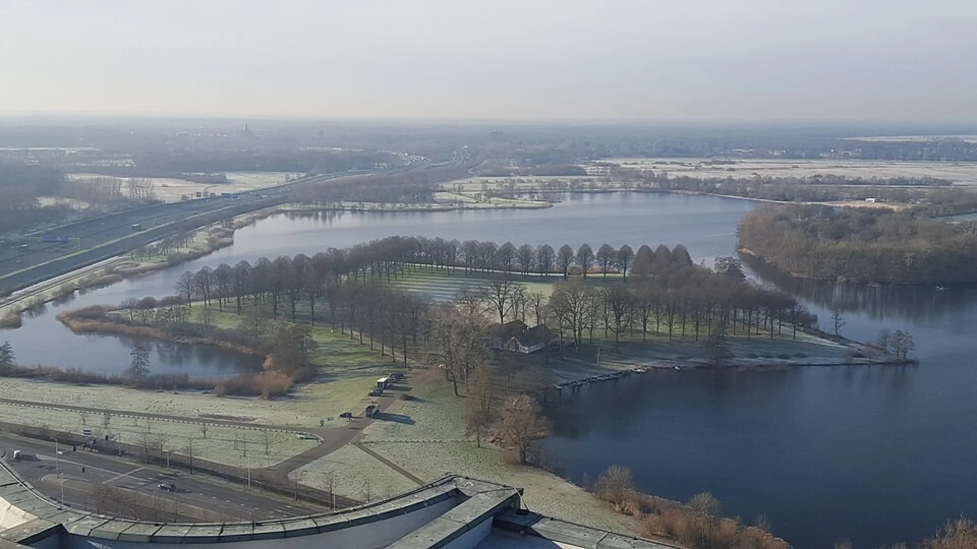 An image depicting the trail Rosmalen to Hertogenbosch via Beusingsedijk and Sterrebos Weg and its surrounding area.