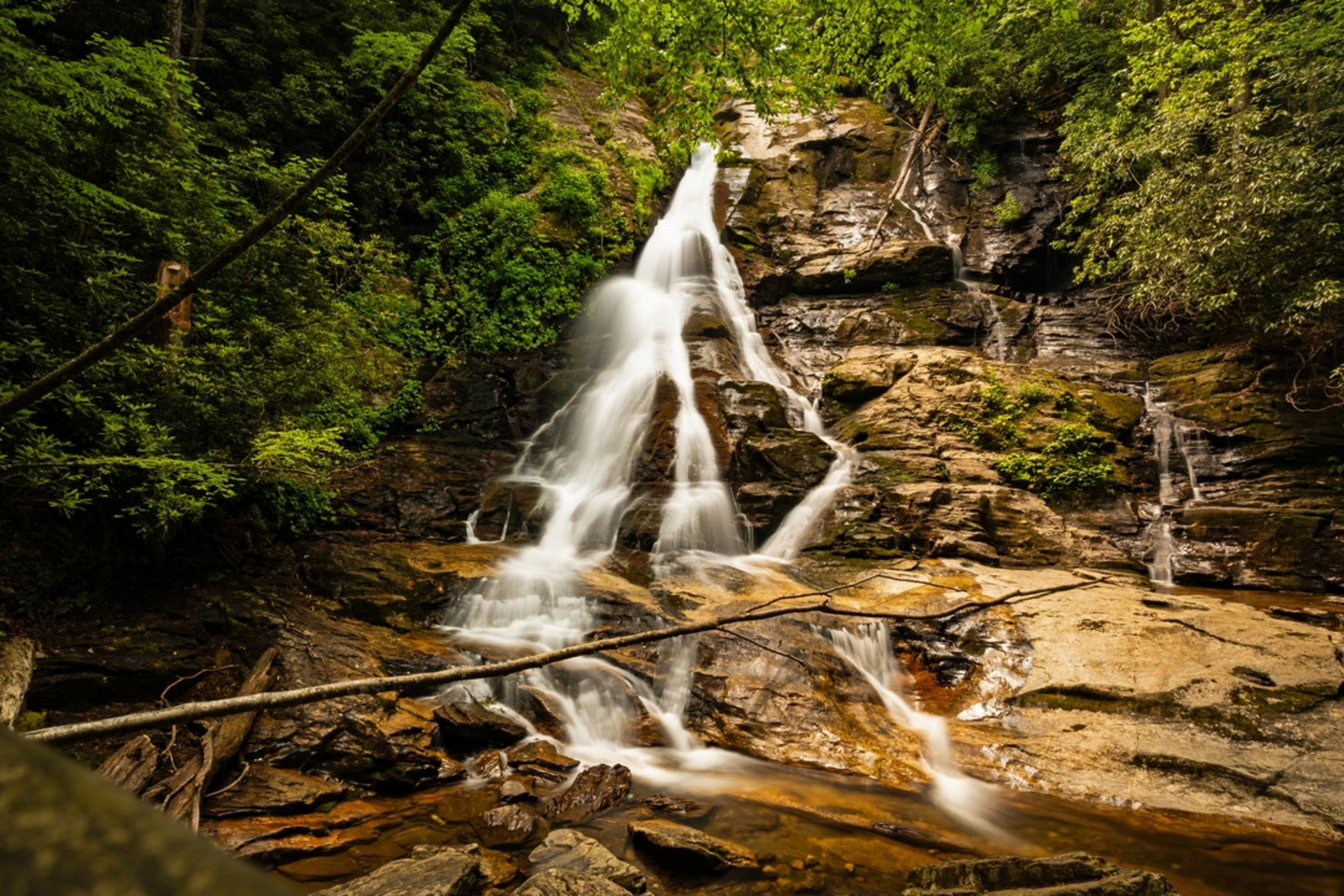 An image depicting the trail High Shoals Falls from Indian Grave Gap Road and its surrounding area.