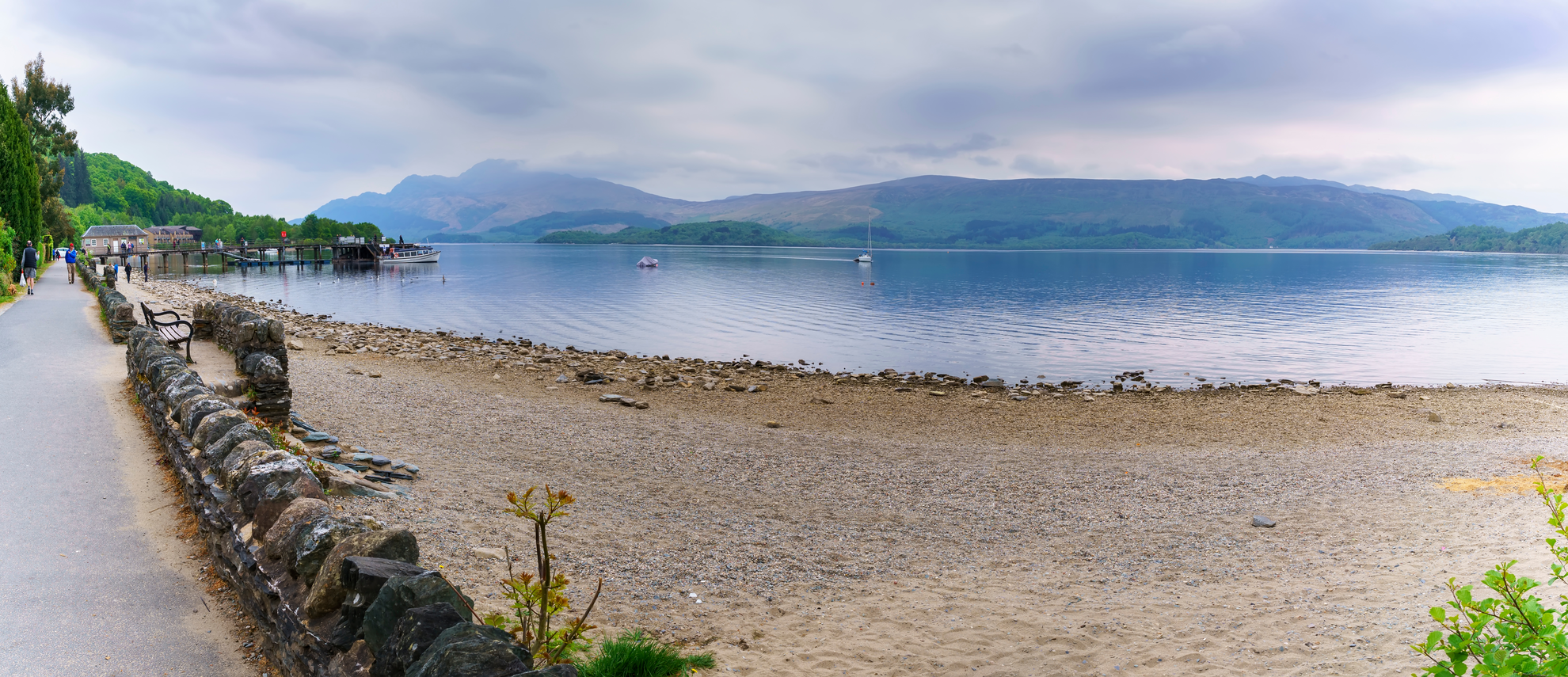 An image depicting the trail Luss Village - Lochside Path and its surrounding area.