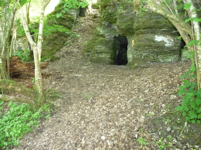 Aberedw and Llewelyn's Cave