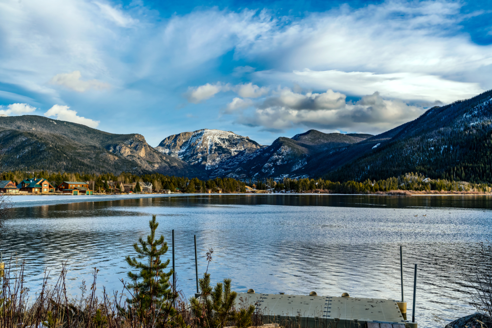 An image depicting the trail Lone Pine Lake Trail and its surrounding area.
