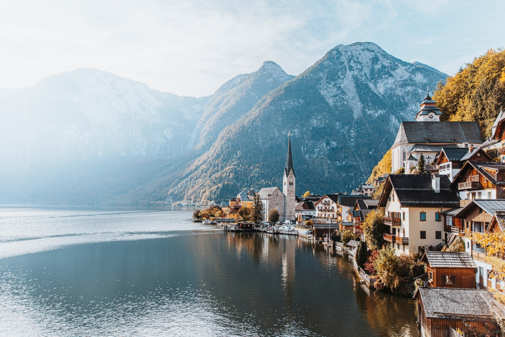 An image depicting the trail Lake Hallstatt to Bad Goisern and its surrounding area.
