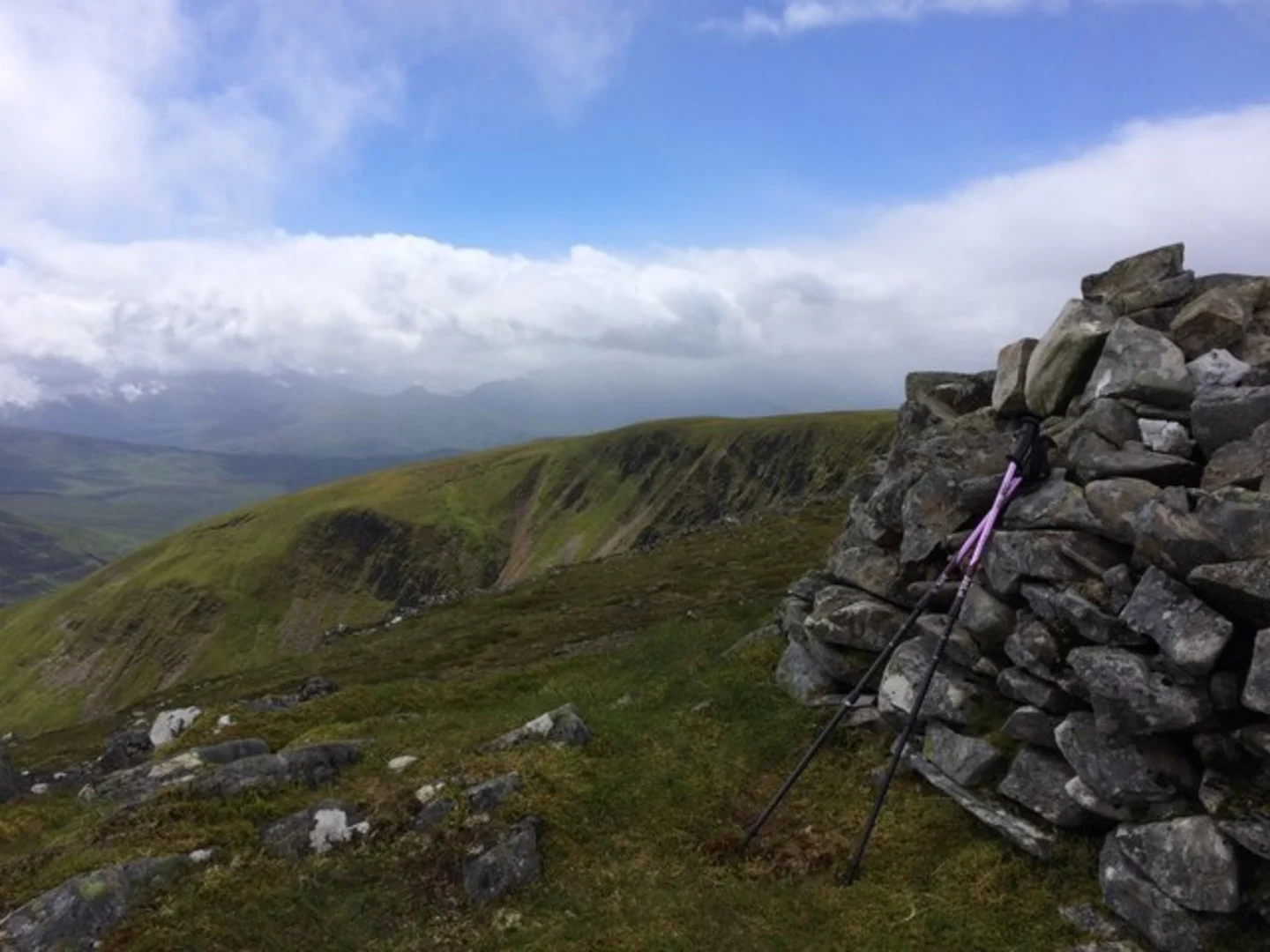 An image depicting the trail Beinn Iaruinn and its surrounding area.