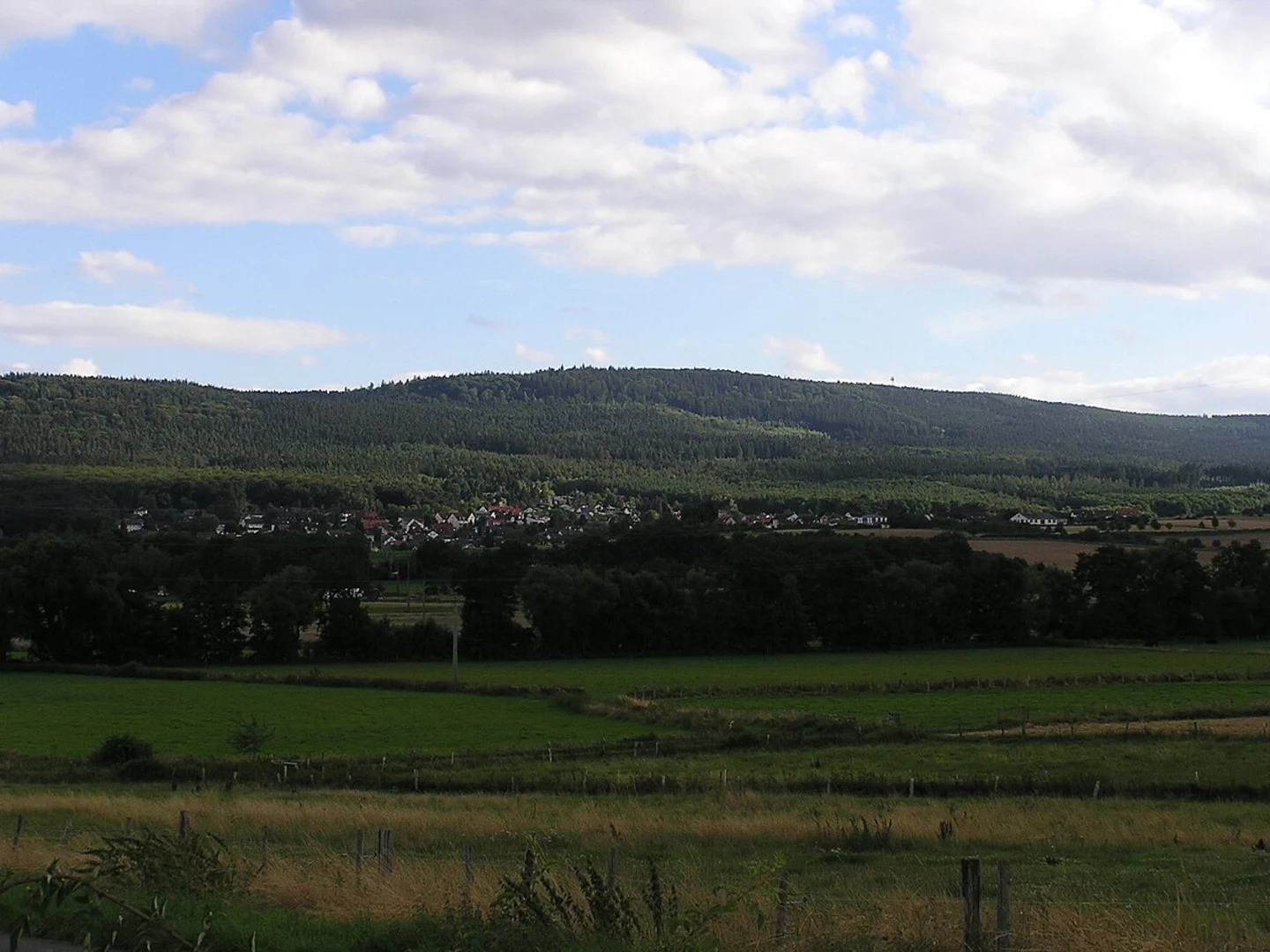 An image depicting the trail NSG Rollbachtal Loop - Wehrheim and its surrounding area.