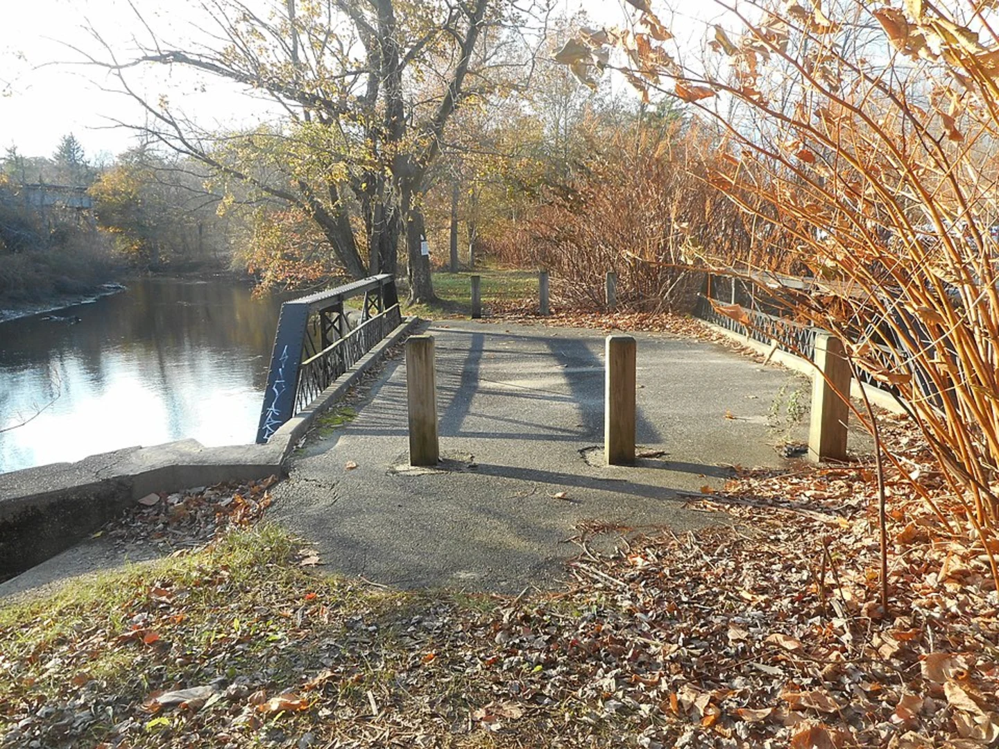 An image depicting the trail Nissequogue River Out and Back and its surrounding area.