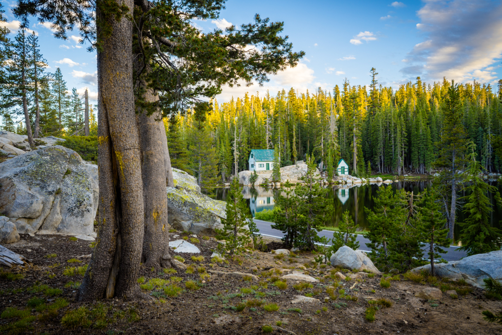 An image depicting the trail Heiser Lake Trail and its surrounding area.