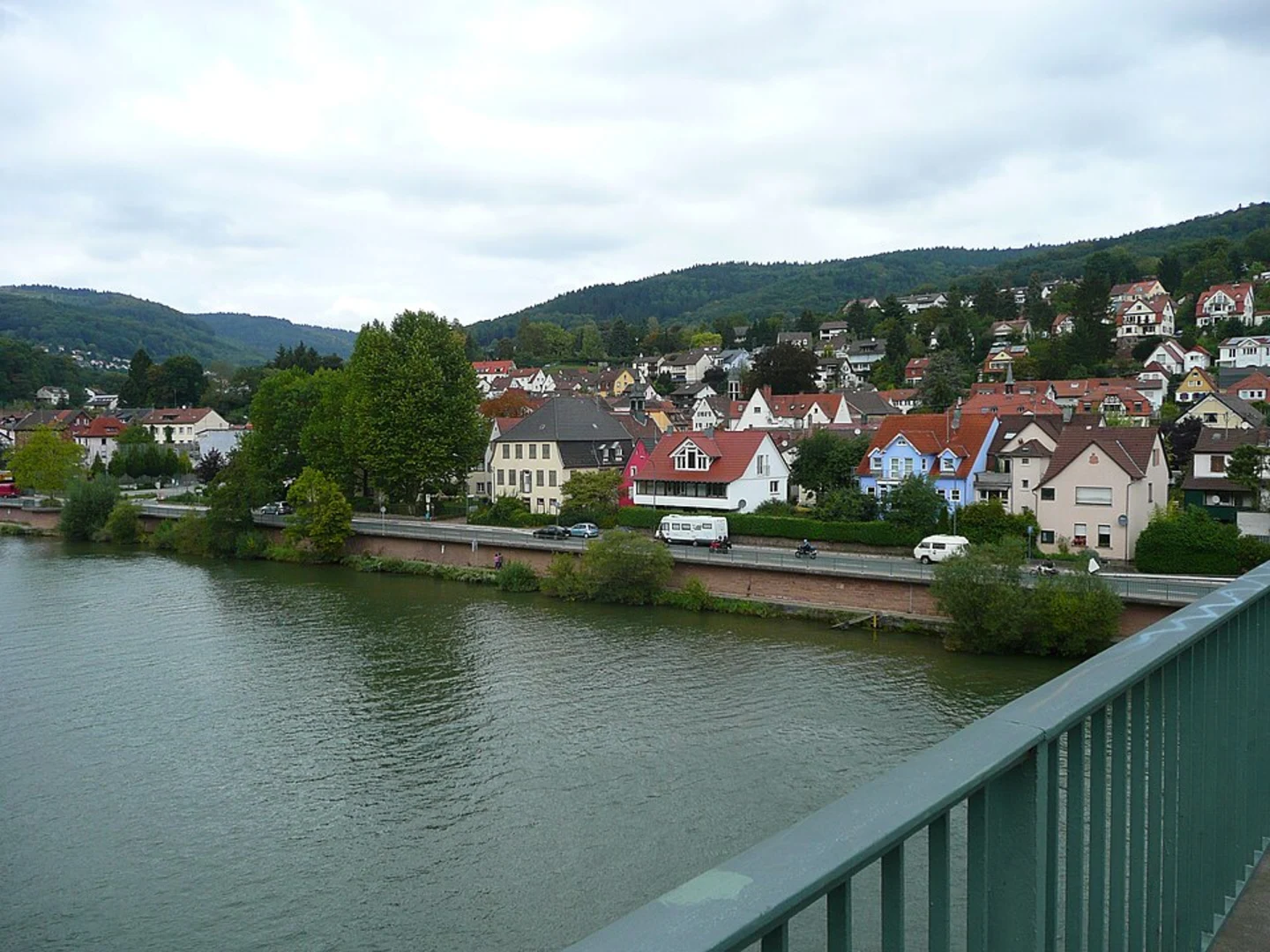 An image depicting the trail Muenchel Weg and its surrounding area.