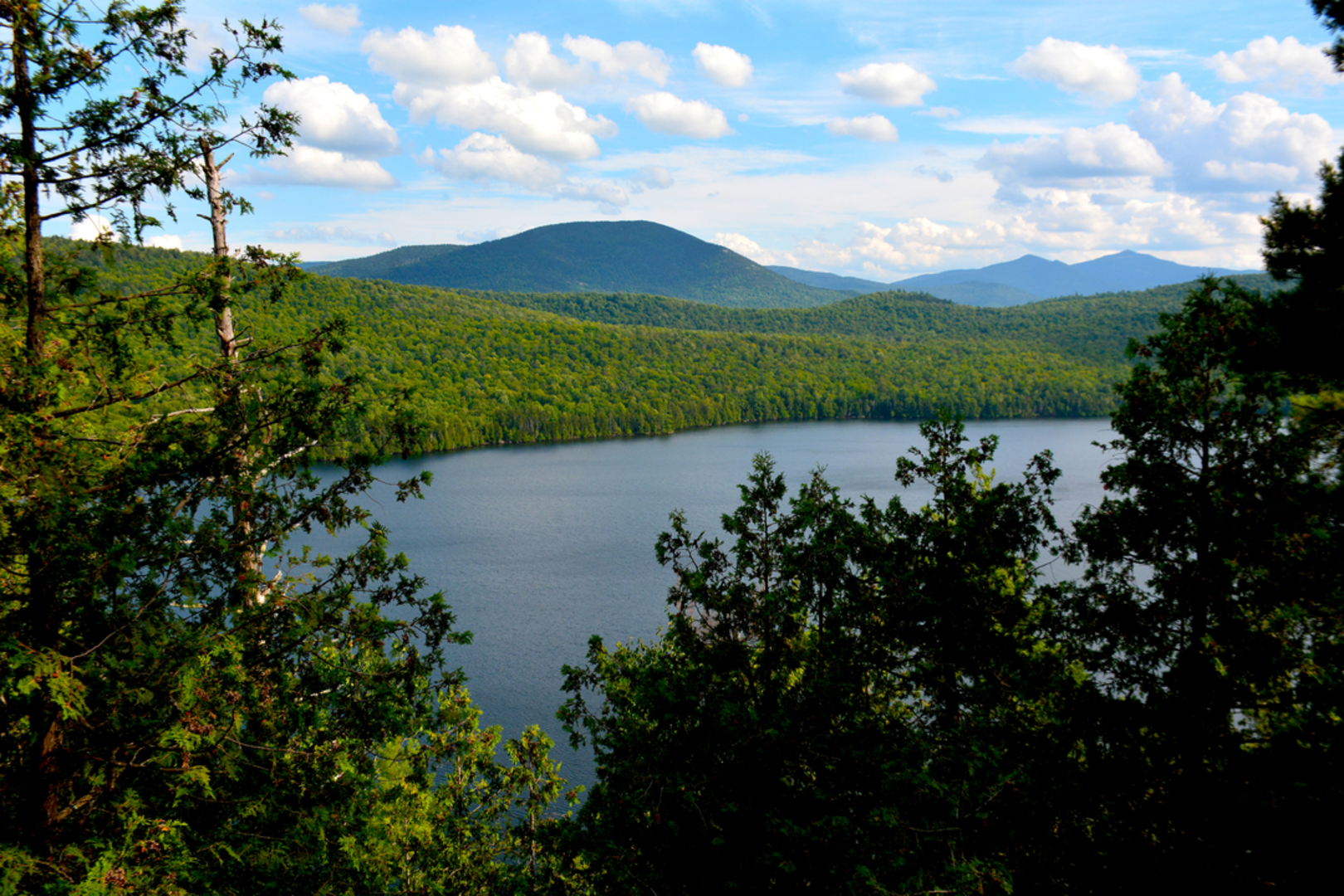 An image depicting the trail Silver Lake from Grant Road and its surrounding area.