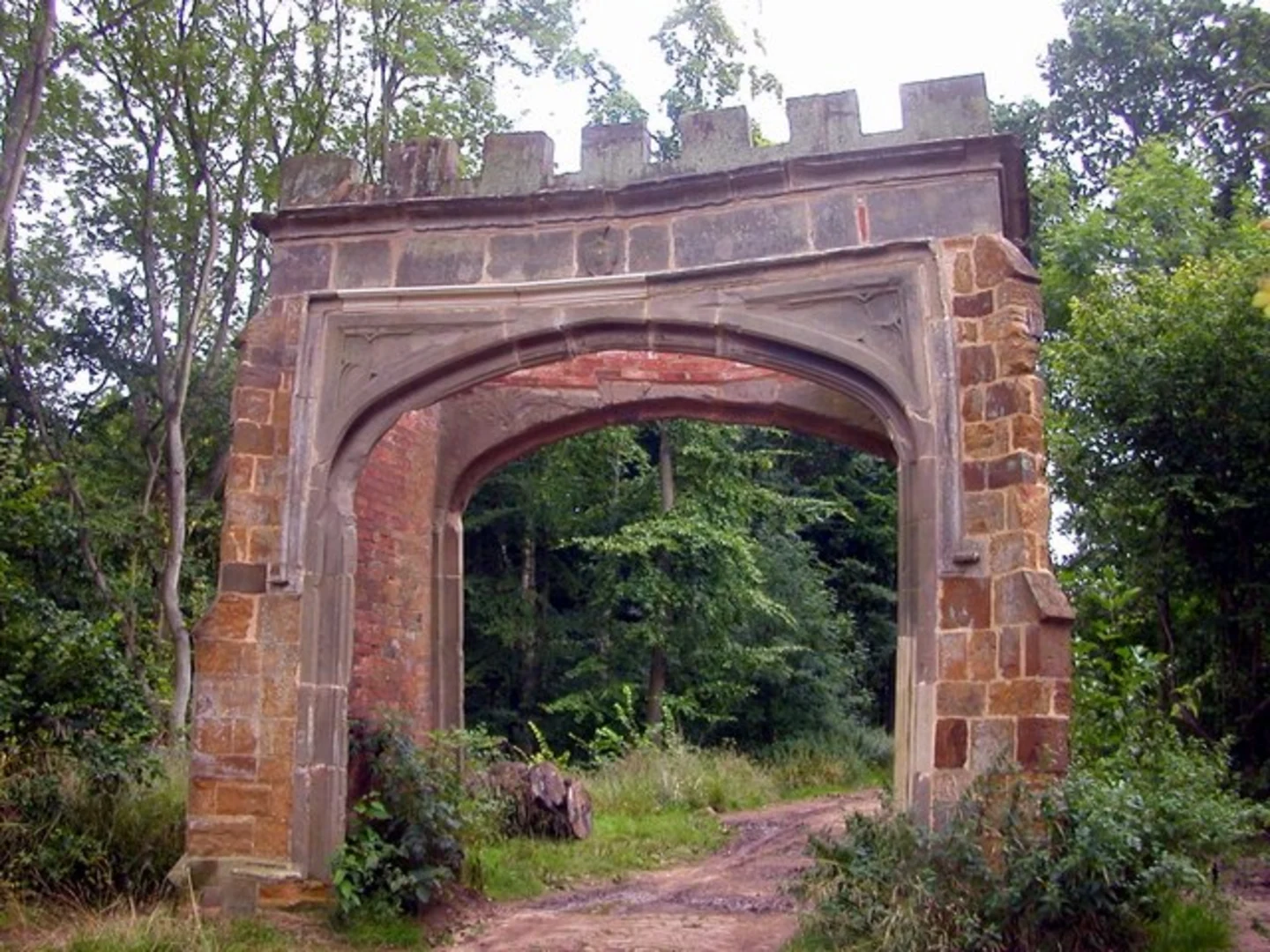An image depicting the trail Badby Wood Loop and its surrounding area.