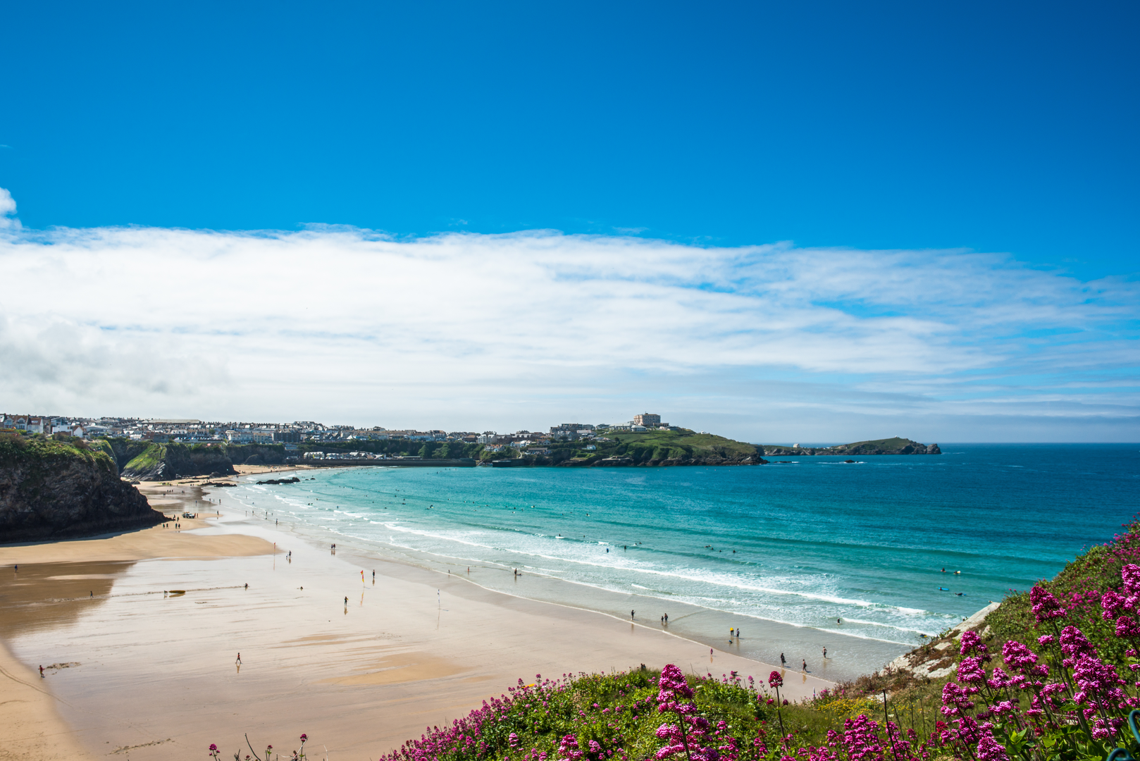 An image depicting the trail Bay Hotels - Beresford - Newquay’s Twin Headlands Walk and its surrounding area.