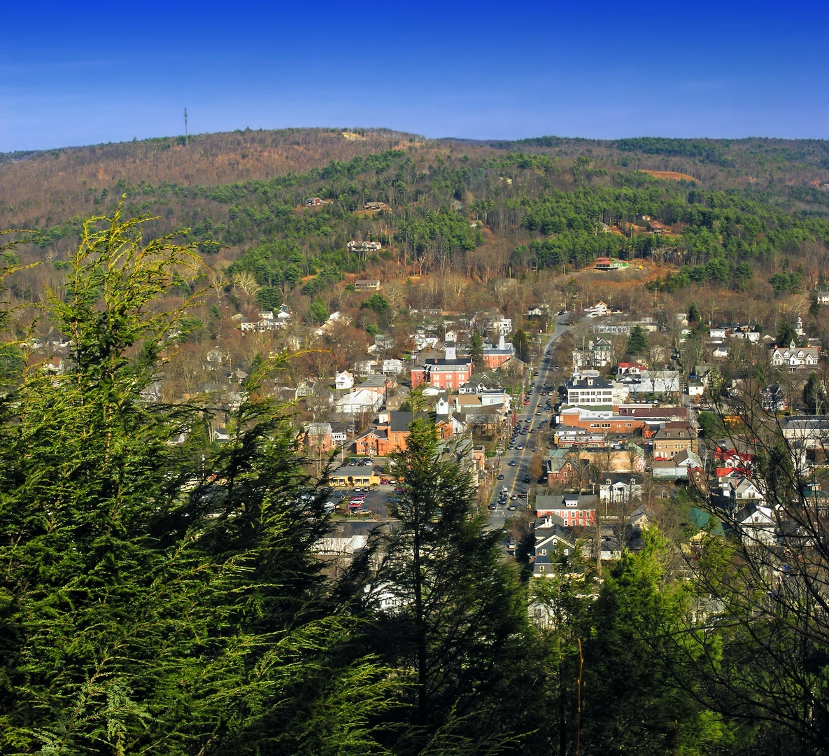An image depicting the trail The Milford Knob via Milford Knob Trail and its surrounding area.