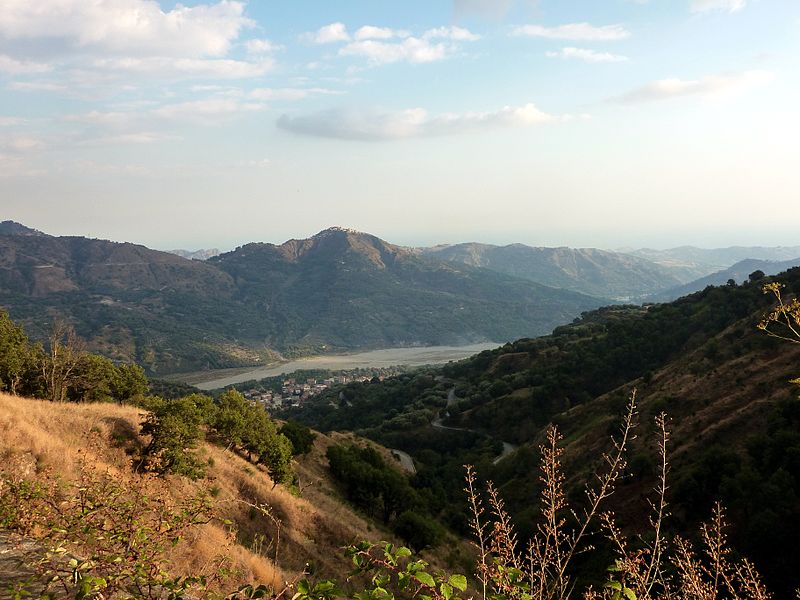 An image depicting the trail Aspromonte National Park and its surrounding area.