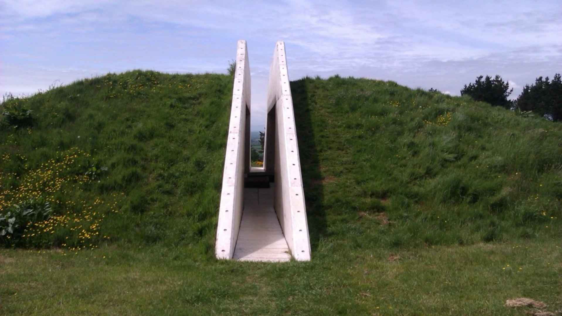 An image depicting the trail Oulart Hill 1798 Walking Hub - The Unyoke Walk and its surrounding area.