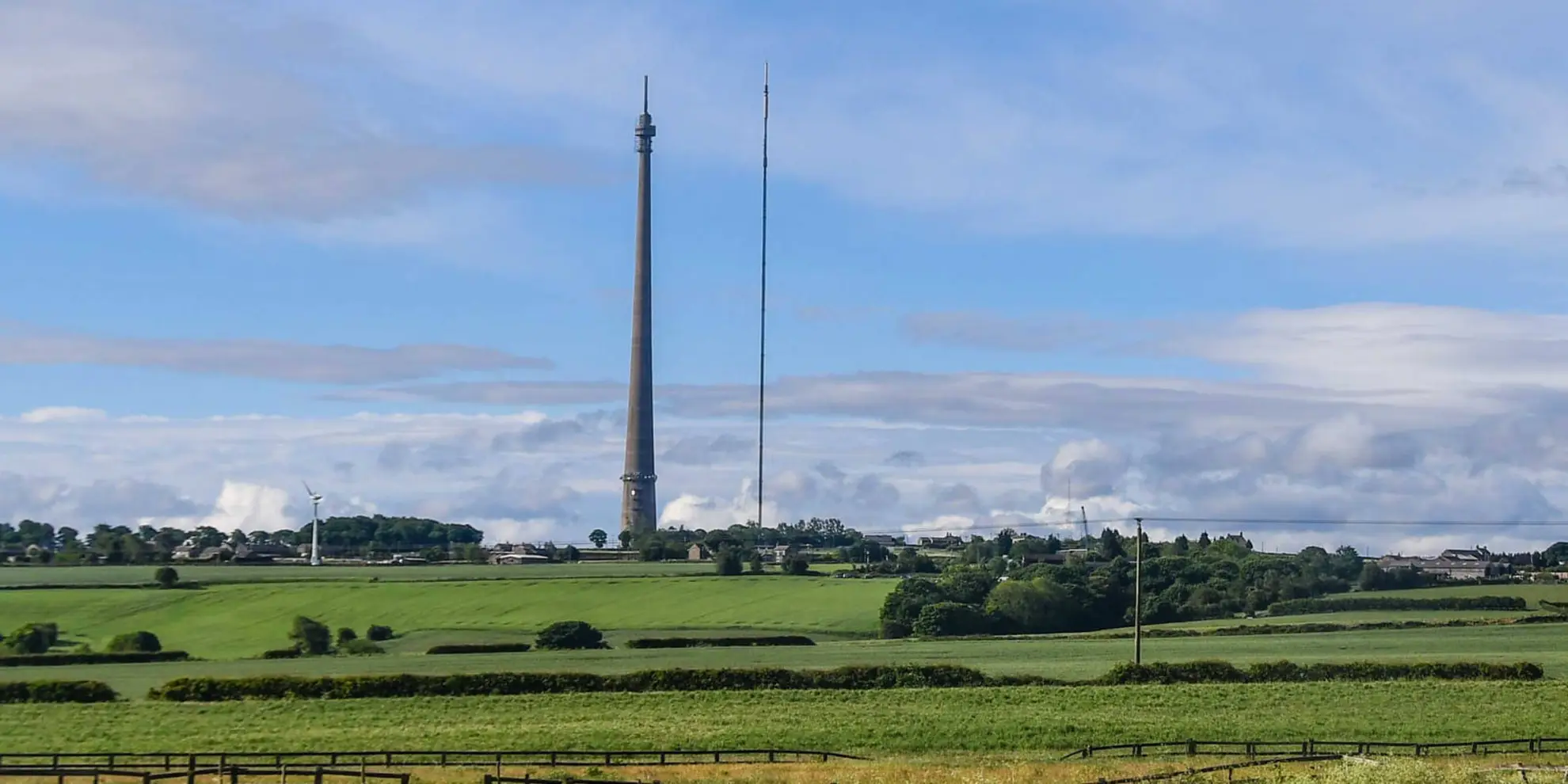 An image depicting the trail Emley Boundary Way and its surrounding area.