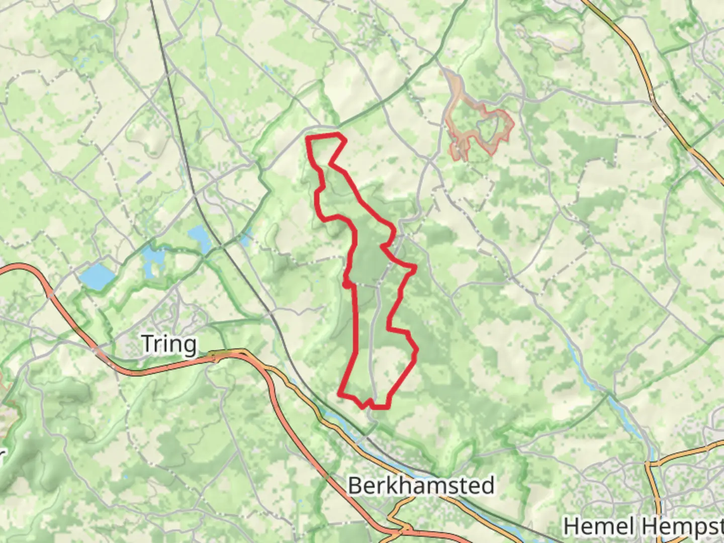 An image depicting the trail Ashridge and Ivinghoe beacon and its surrounding area.