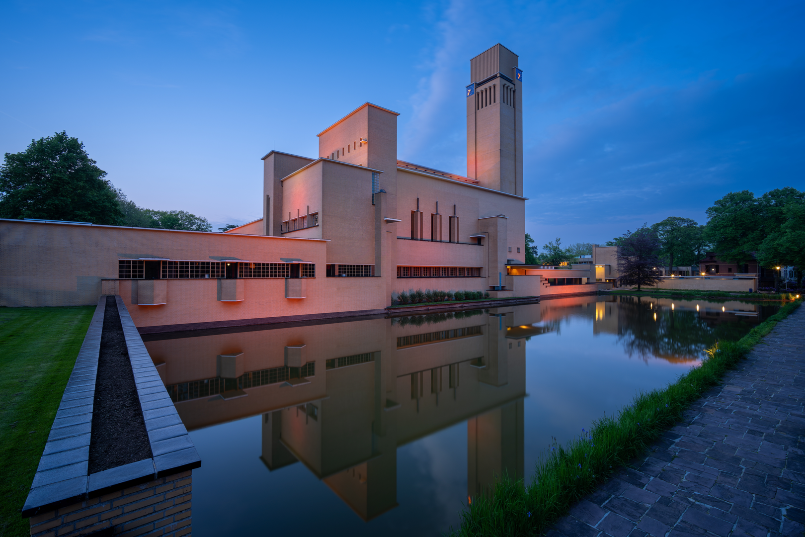 An image depicting the trail Dudok Route and its surrounding area.