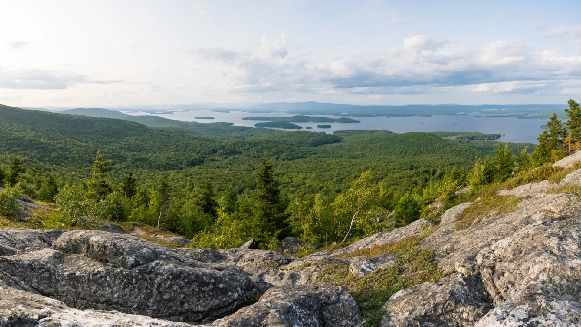 An image depicting the trail Mount Major via Jesus Valley - Beaver Pond Trail and its surrounding area.
