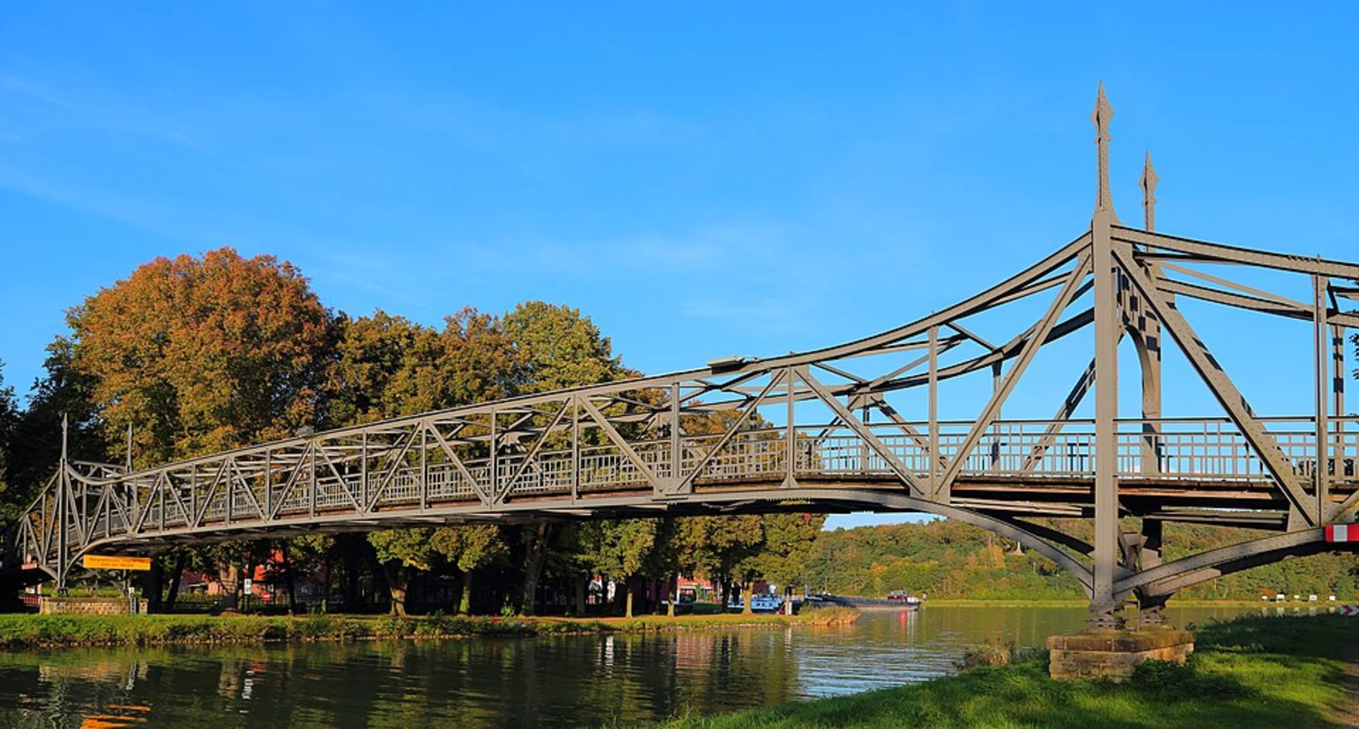 An image depicting the trail Dortmund-Ems-Kanal via Tecklenburger Land Rundweg and Riesenbeck and its surrounding area.