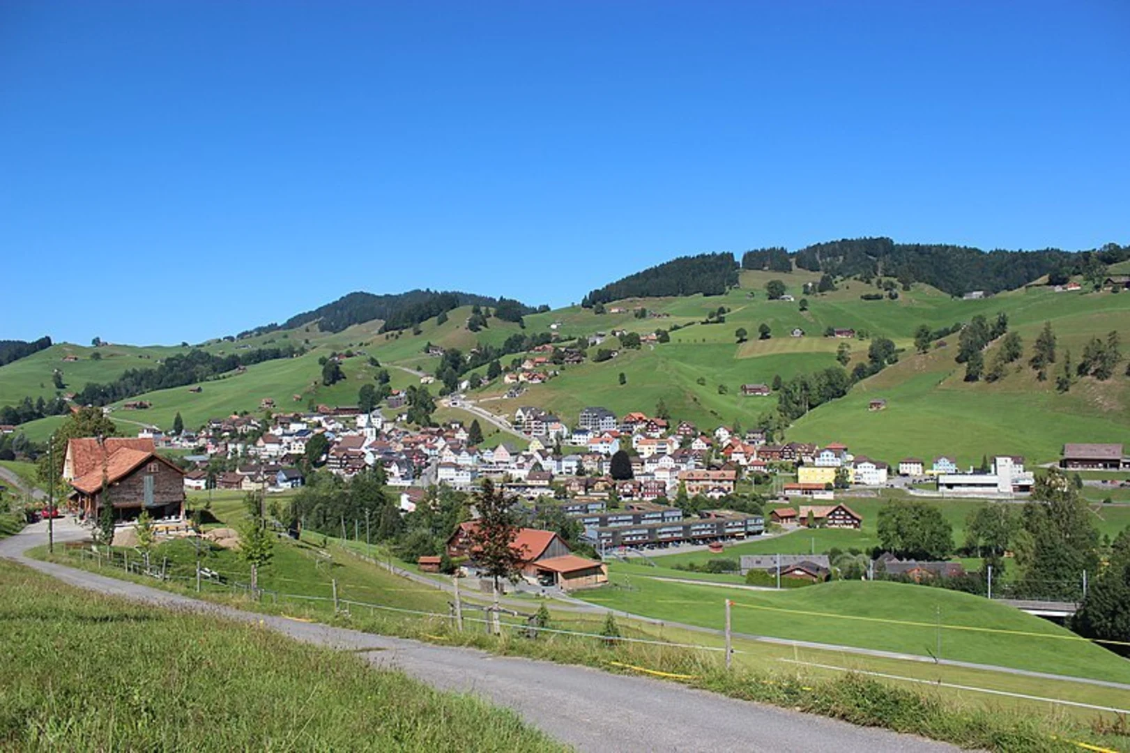 An image depicting the trail Spitzli Mountain Loop from Urnäsch and its surrounding area.