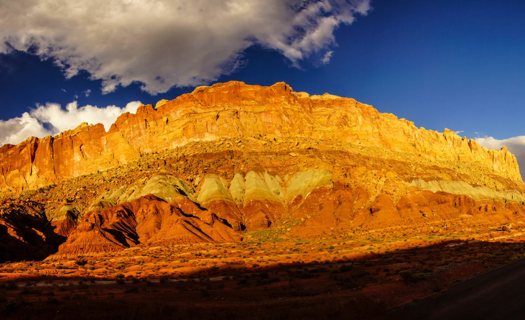 An image depicting the trail Golden Throne Trail and its surrounding area.