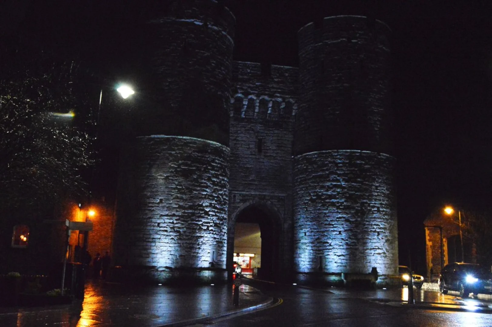 An image depicting the trail Canterbury Roman Museum and Westgate Towers Museum and Viewpoint and its surrounding area.