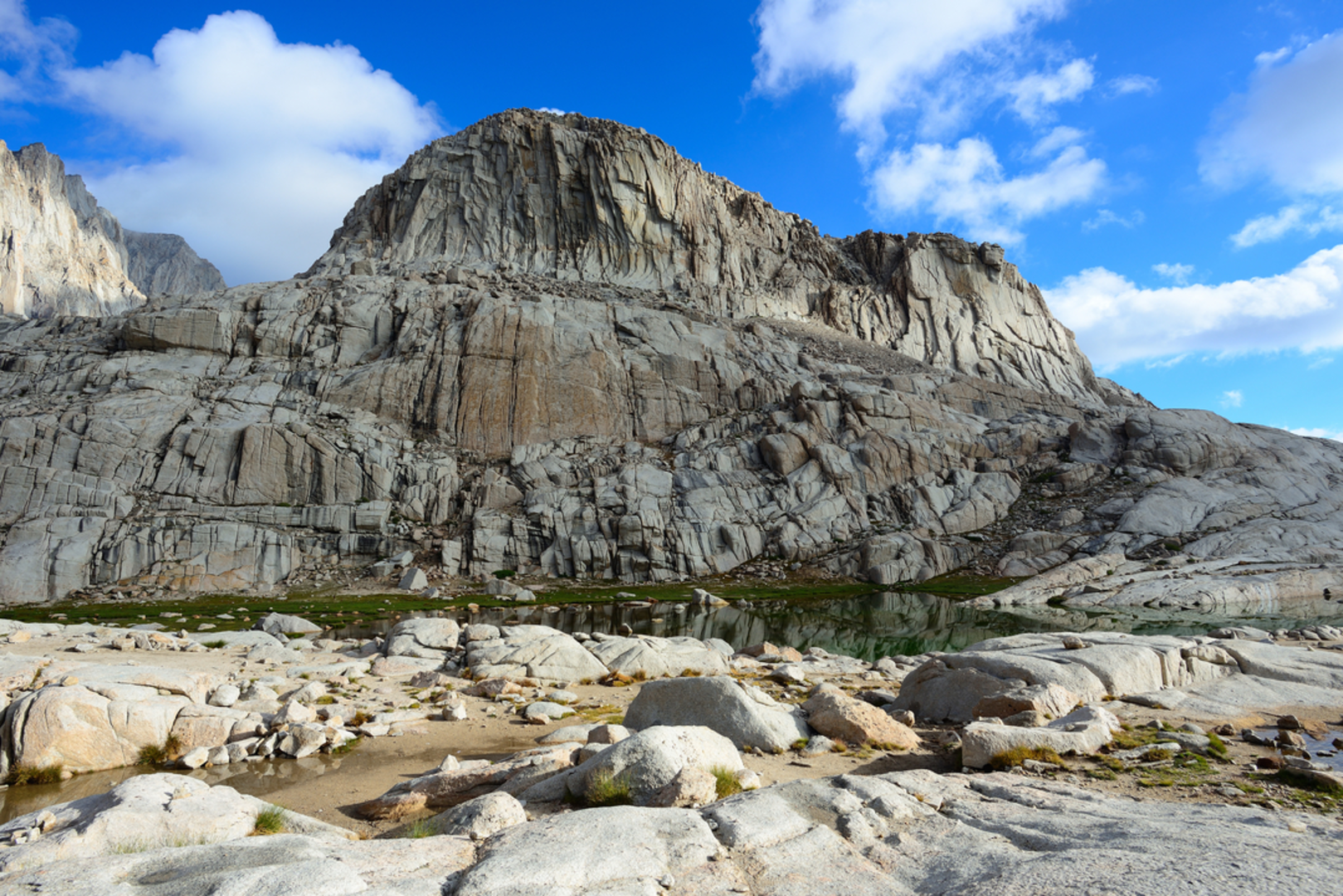 An image depicting the trail Discovery Pinnacle and its surrounding area.