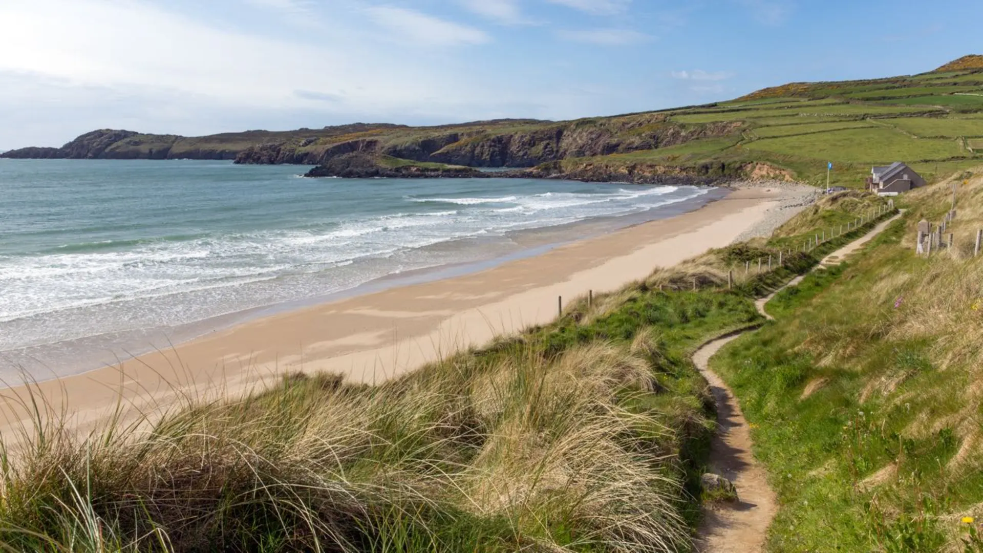 An image depicting the trail South West Coast Path and its surrounding area.