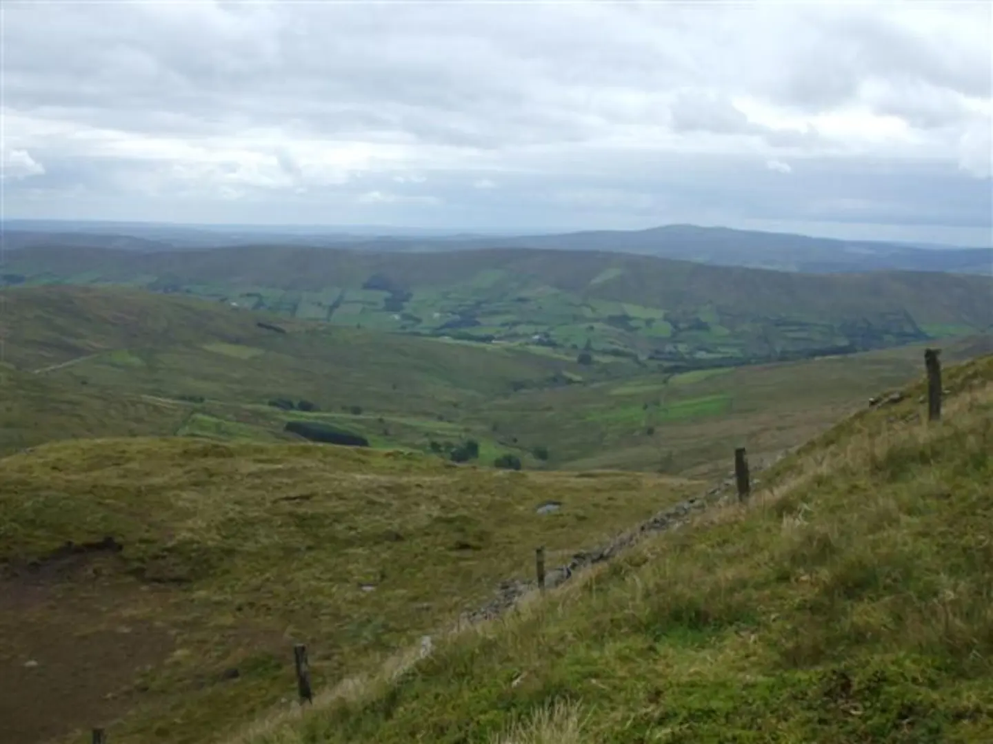 An image depicting the trail Mullaclogha to Mullaghcarbatagh Ridge and its surrounding area.