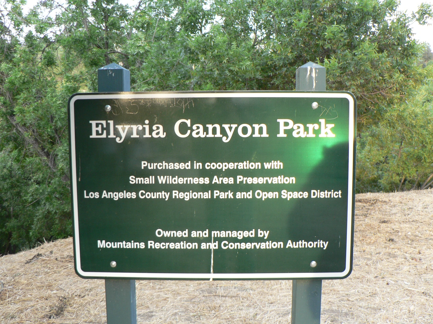 An image depicting the trail Elyria Canyon Park Loop and its surrounding area.