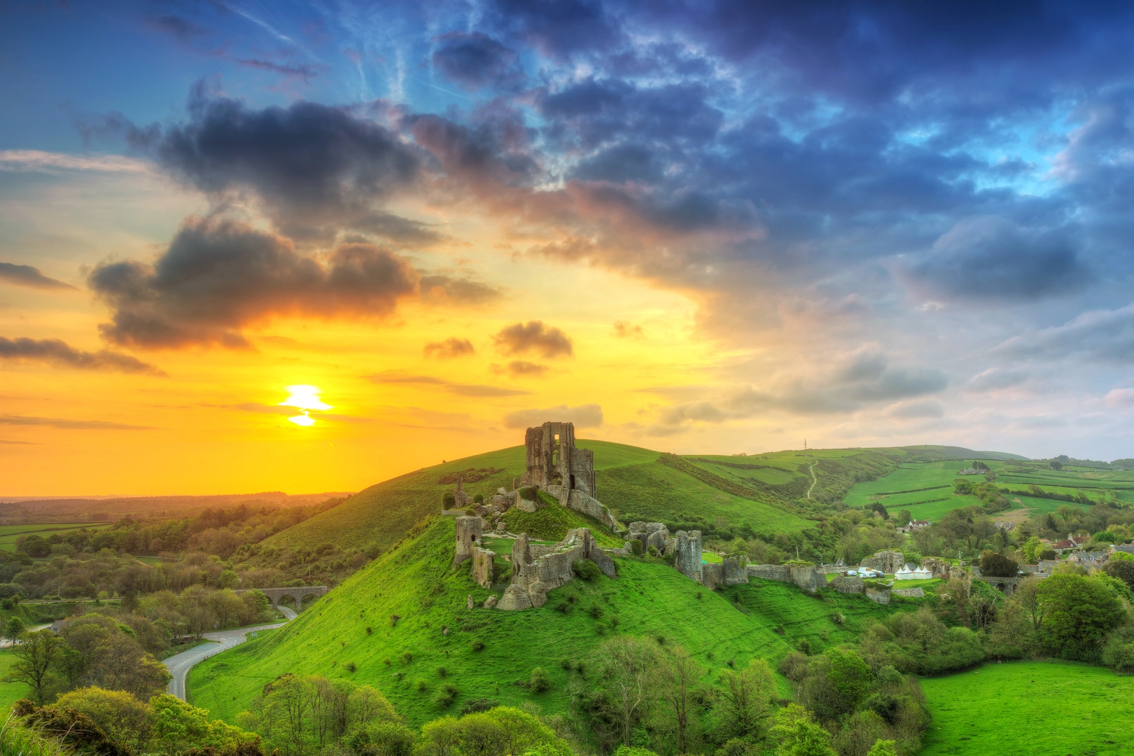 An image depicting the trail West Hill, The Rings and Corfe Castle Loop and its surrounding area.